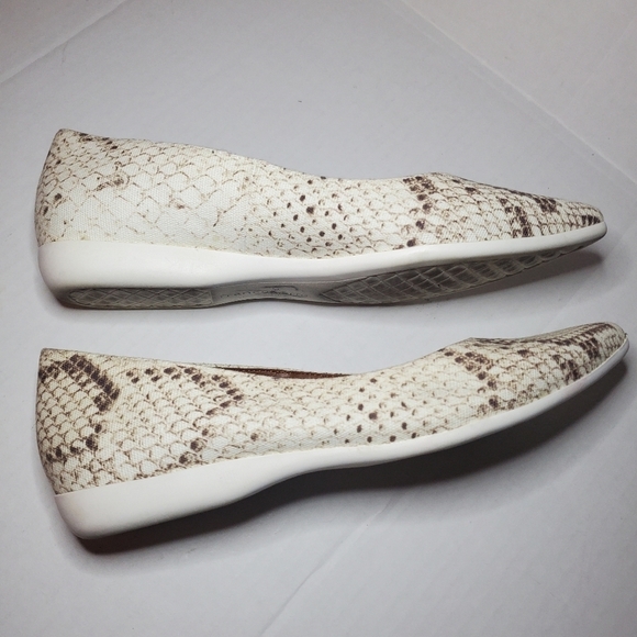 Franco Sarto Dawna size 8.5 Canvas pointed toe slip on flats - Picture 6 of 7